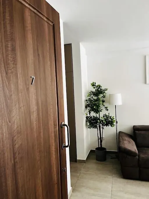 Sliema, Apt7, Stylish 2 Bedroom Apartment With Parking 0*, Sliema Malta