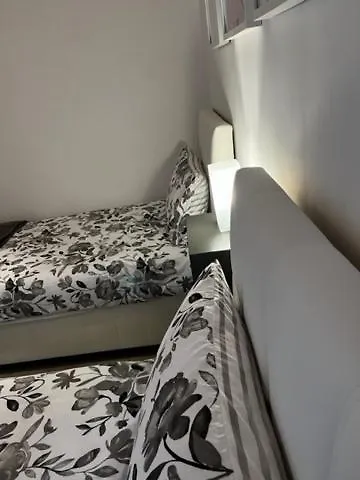 Sliema, Apt7, Stylish 2 Bedroom Apartment With Parking Malta
