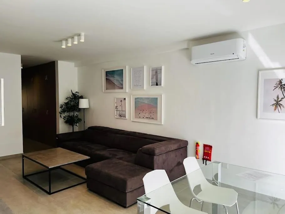 Sliema, Apt7, Stylish 2 Bedroom Apartment With Parking 斯利马